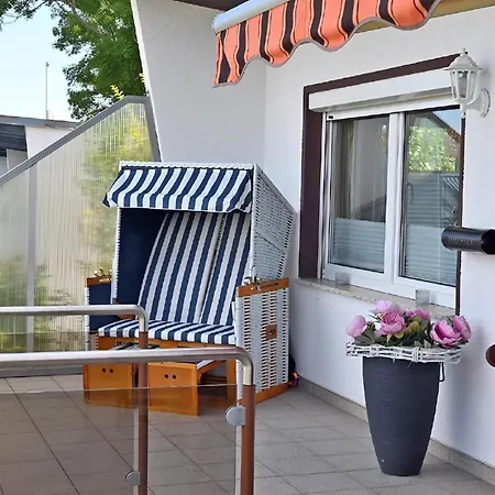 In Mit Terrasse Feriehus *